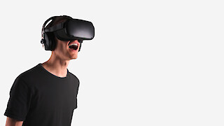 Die Benutzer*innen müssen schreien, um in der VR-Experience sehen zu können.