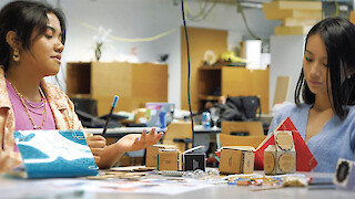 Im Bild: Yao Liu & Shafira Nugroho. Foto: Sacha Schwarz. © Yao Liu & Shafira Nugroho, ZHdK.