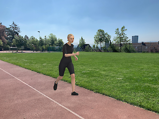 AR-Szene. Digitales Produkt auf einem realen Sportplatz. © ZHdK.