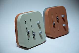 Waviic MIDI-Controller in zwei Farben. Foto: Daniel Treystman & Svenja Steurer Jene. © ZHdK.