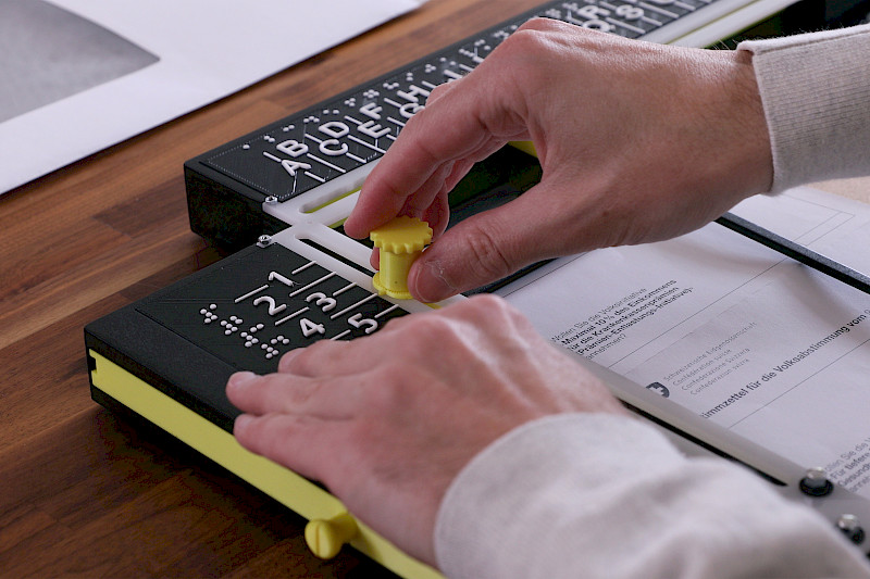 The voting kit of «Selbstbestimmt». Photo: Luis Praxmarer & Lars Ziegler. © ZHdK.