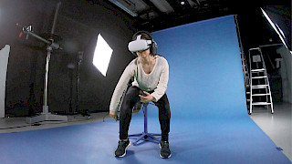 Process images with VR glasses. Image: Helena Viktoria Klein. ©ZHdK.